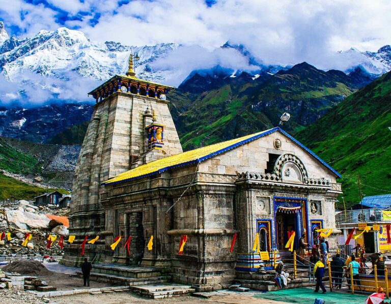 Kedarnath_Temple_in_Rainy_season